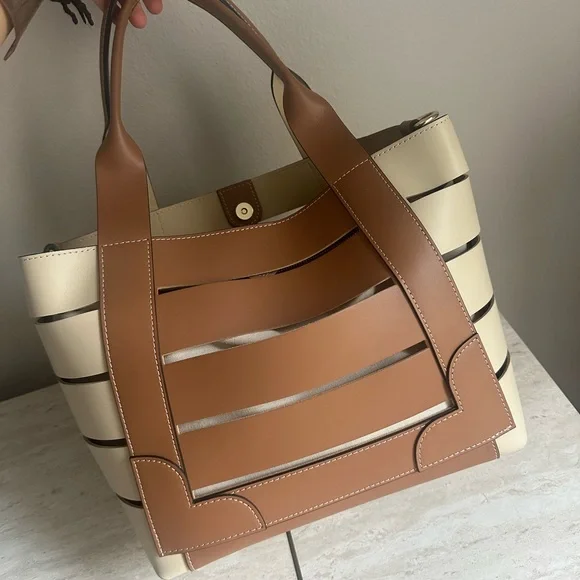 Elegant Cream and Brown Striped Tote Bag - Picture 2 of 6